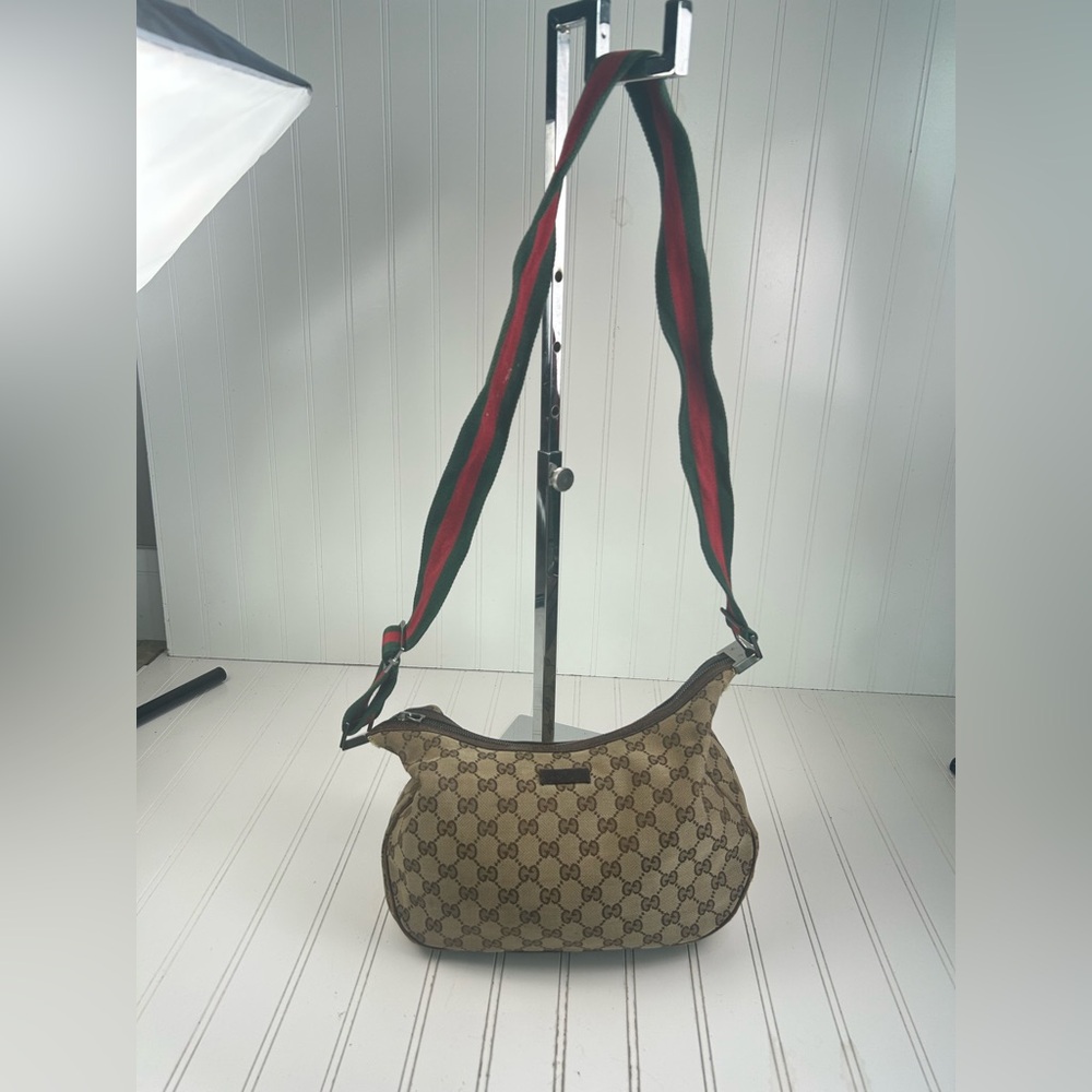 Gucci Beige and Red Shoulder Bag - Picture 2 of 11